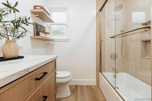 4033 S Hempstead Cir, San Diego CA: https://media.crmls.org/mediaz/8ea7f805-ddc0-45fb-b6c6-759049b90120.jpg
