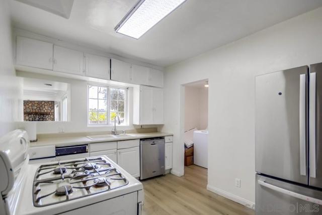 12224 Lemon Crest Drive, Lakeside CA: https://media.crmls.org/mediaz/8ea85b90-811e-41e3-83a3-c7ac3992055d.jpg