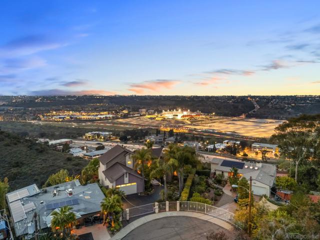 5392 Wilshire Drive, San Diego CA: https://media.crmls.org/mediaz/8ea86162-3f13-4a2b-a497-6f258e1e6e44.jpg