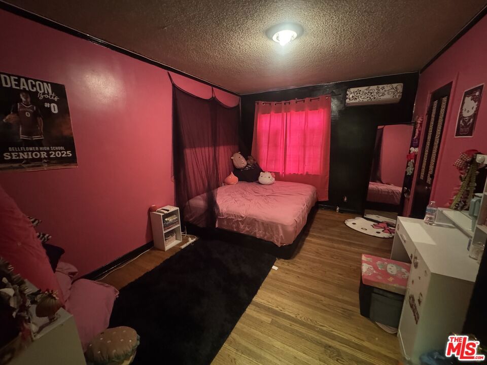 https://media.crmls.org/mediaz/8ea90357-96be-483e-a9c4-137effbf4765.jpg?preset=X-Large