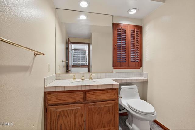 1809 Via Montecito, Camarillo CA: https://media.crmls.org/mediaz/8ea92df6-2454-4d7c-b9ea-3886179ea420.jpg
