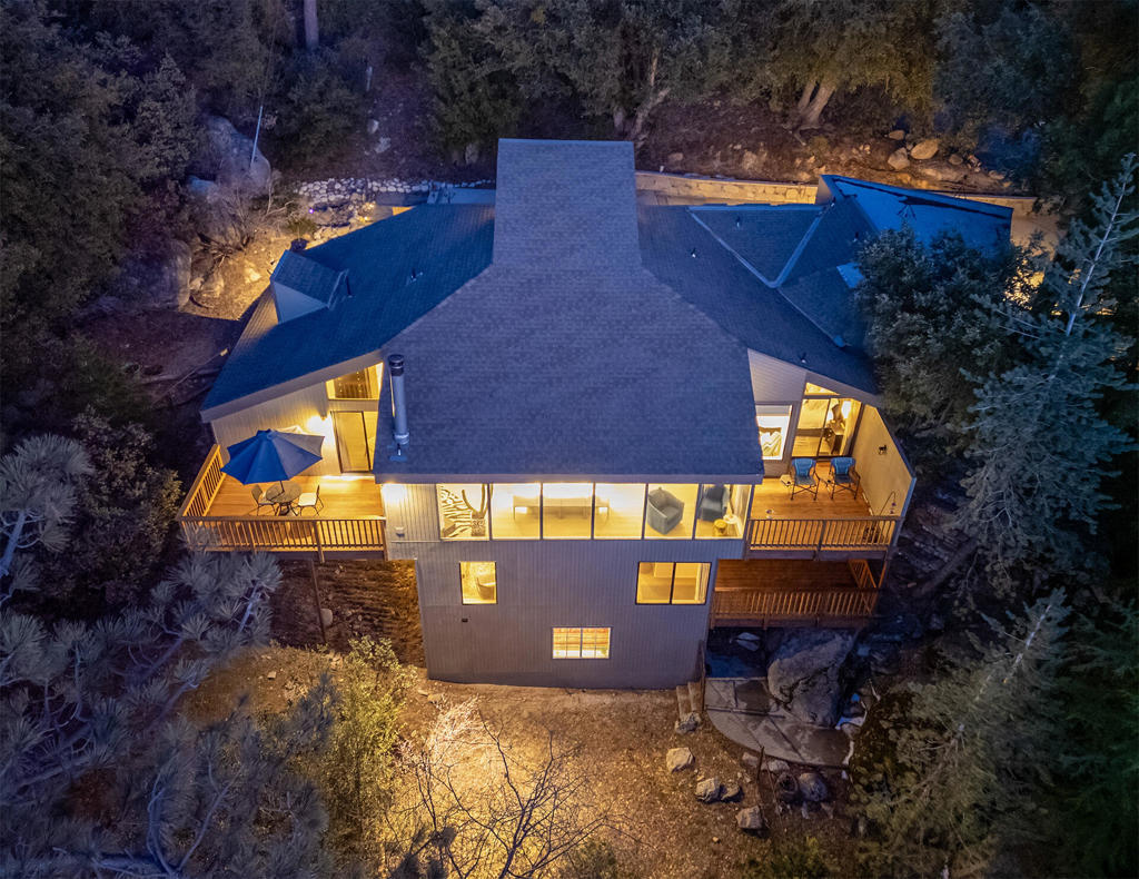 https://media.crmls.org/mediaz/8eaa11fe-ad05-42fa-9ea7-c6a4d1336e7c.jpg?preset=X-Large