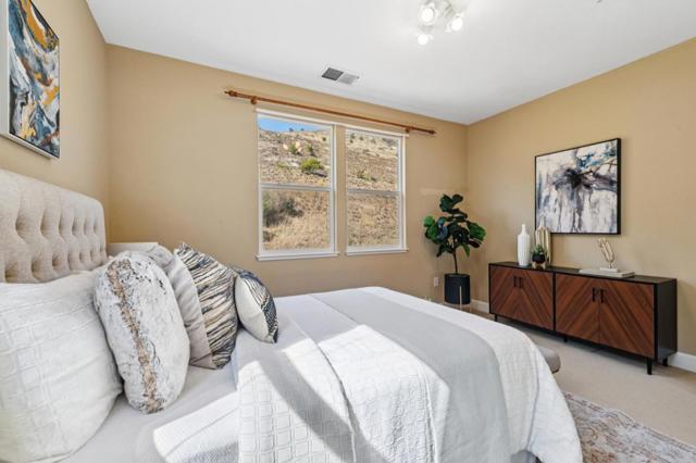 58 Pointe View Place, South San Francisco CA: https://media.crmls.org/mediaz/8eaaf310-1df8-4637-a075-3442811e1c5b.jpg