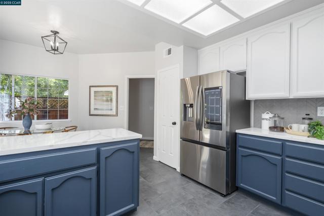 5 Stuart Place, Danville CA: https://media.crmls.org/mediaz/8eab6df4-d9c6-4715-84b9-3d2703478ccb.jpg