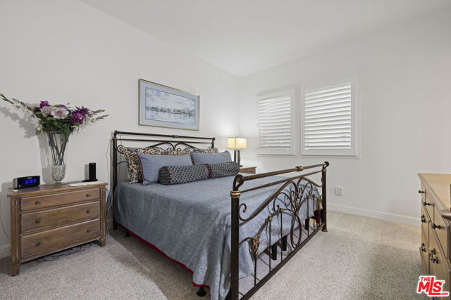 20162 W Cromwell Way, Porter Ranch CA: https://media.crmls.org/mediaz/8eac4c4f-6cce-4759-af81-413f126d8f1f.jpg