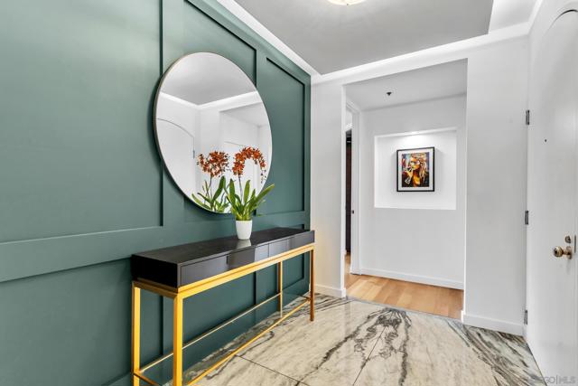 700 Front St, San Diego CA: https://media.crmls.org/mediaz/8eac98fc-da10-4ecd-ae87-b823adc17611.jpg