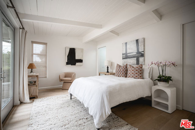 1076 Cheltenham Road, Santa Barbara CA: https://media.crmls.org/mediaz/8eacc422-7048-45f7-b1a3-c36ac2b65296.jpg