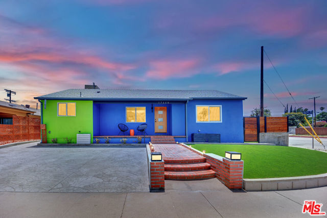 17660 Martha Street, Encino CA: https://media.crmls.org/mediaz/8eadccb1-5c0c-4ef5-bea2-138c9b0c3317.jpg