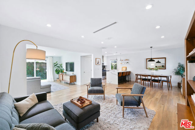 18332 FRIAR Street photo 6
