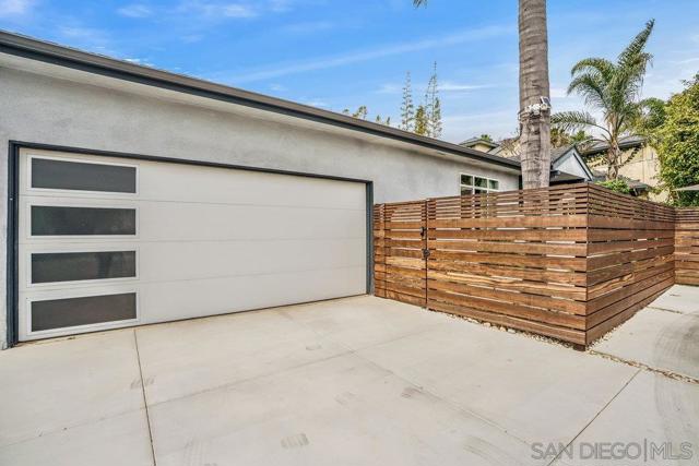 990 92 Laguna Dr, Carlsbad CA: https://media.crmls.org/mediaz/8eaed56c-ff6f-40ba-884b-4c899fe3bc90.jpg