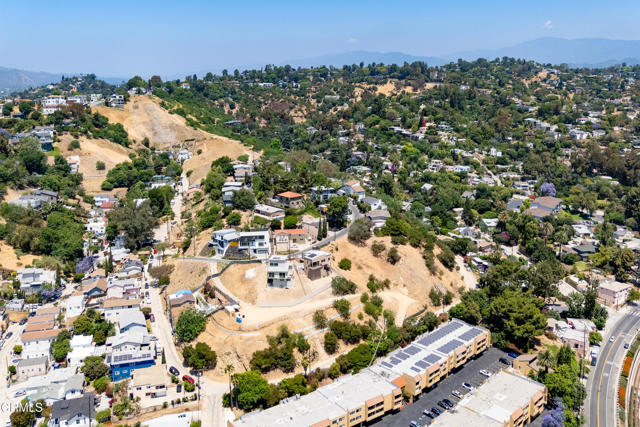 3870 W Point Drive, Los Angeles CA: https://media.crmls.org/mediaz/8eaef389-0cb9-4919-9aa5-8b0084798d22.jpg