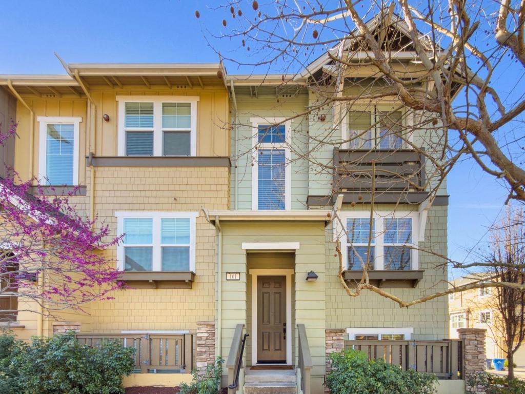 237 Bluebonnet Lane #101