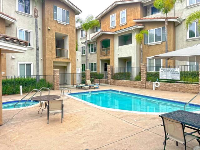 13021 Evening Creek Dr S, San Diego CA: https://media.crmls.org/mediaz/8eb0afa5-217e-440e-bc53-14e9f145240b.jpg