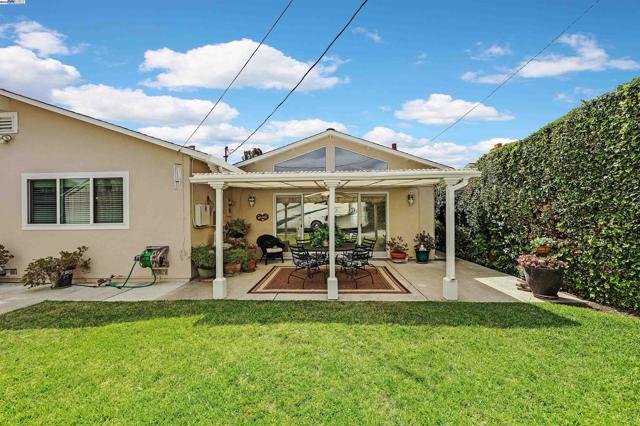 4601 Hampshire Way, Fremont CA: https://media.crmls.org/mediaz/8eb0c82f-1c3a-4461-894a-449fad864a29.jpg
