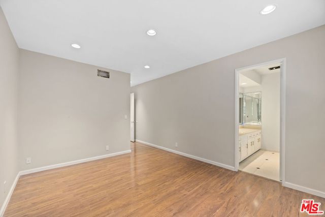 1860 Loma Vista Drive, Beverly Hills CA: https://media.crmls.org/mediaz/8eb0ec4b-e333-4ec4-adce-3d17e56e1220.jpg