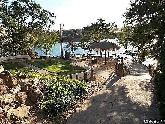 402 Winchester Way, Copperopolis CA: https://media.crmls.org/mediaz/8eb135d4-4fda-4c62-9d14-d092516806ec.jpg