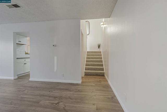2200 Laguna Cir, Concord CA: https://media.crmls.org/mediaz/8eb17ebd-d1a4-4aad-826e-84d128b56d72.jpg