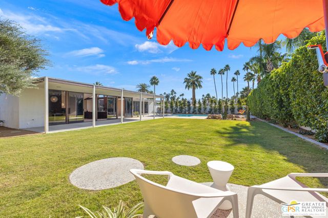 695 N Camino Real, Palm Springs CA: https://media.crmls.org/mediaz/8eb2050f-e778-4acd-8dc2-367e66d5cf6f.jpg