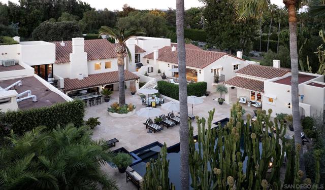 6977 Las Colinas, Rancho Santa Fe CA: https://media.crmls.org/mediaz/8eb21d1e-e7fb-45d3-81c1-560016d8af91.jpg