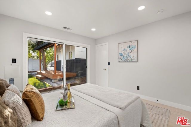 10425 Jordan Avenue photo 11