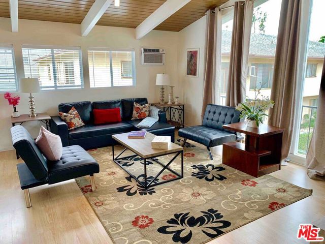 1152 1/2 N Ogden Drive, West Hollywood CA: https://media.crmls.org/mediaz/8eb27511-158f-4a11-8c2f-4d2acca5ce4e.jpg