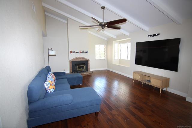 16328 Bassett Court, Ramona CA: https://media.crmls.org/mediaz/8eb28e8a-9008-4f89-aca7-b78c60b675e2.jpg
