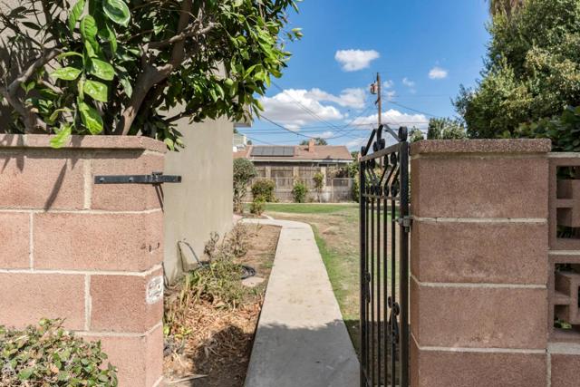 3221 Colgate Lane, Bakersfield CA: https://media.crmls.org/mediaz/8eb35ef9-ab2d-4b38-a380-8ac4d3bf2469.jpg