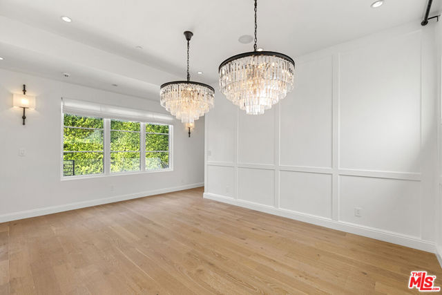 530 N Alta Vista Boulevard, Los Angeles CA: https://media.crmls.org/mediaz/8eb3c25d-902f-471b-a5f1-3a1de809c9e0.jpg
