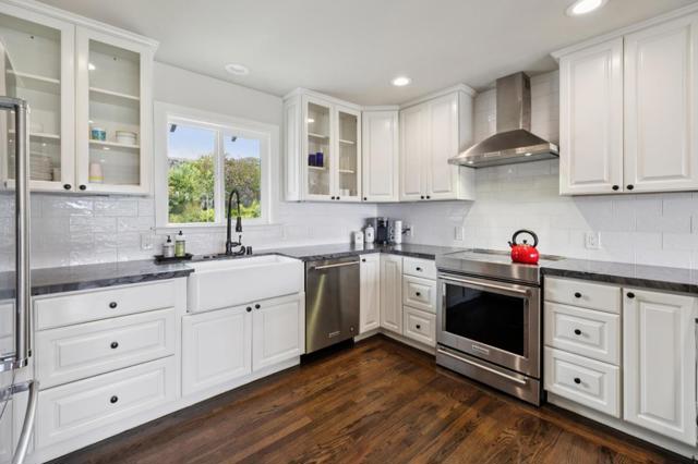 3279 N Cabrillo Highway, Half Moon Bay CA: https://media.crmls.org/mediaz/8eb48140-174b-4851-ac78-4e5473a9836b.jpg