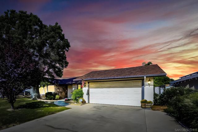 26463 Hamre Pl, Hemet CA: https://media.crmls.org/mediaz/8eb4dbe6-85eb-40bd-be06-e386ea239d11.jpg