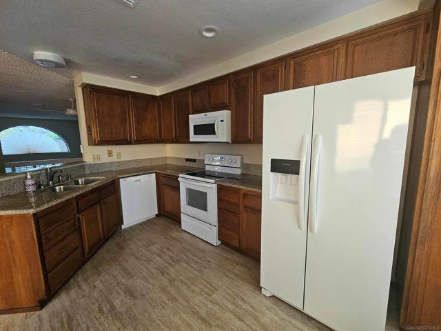 9279 Lake Murray Blvd., San Diego CA: https://media.crmls.org/mediaz/8eb50993-b018-466c-a717-9f429881863c.jpg