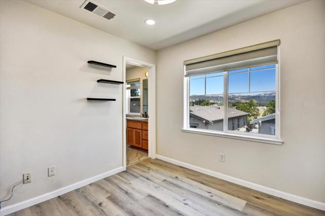 18437 Opal Lane, Morgan Hill CA: https://media.crmls.org/mediaz/8eb50de4-bf08-4cd4-91c3-d6e24800f3cd.jpg