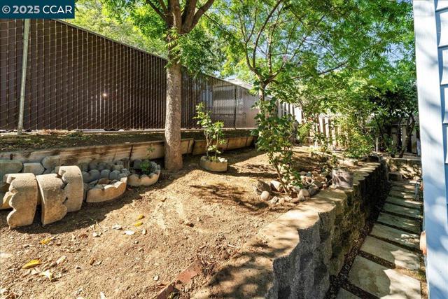 100 Welcome Ave, Concord CA: https://media.crmls.org/mediaz/8eb5536b-0673-451f-bedf-30f55b565c98.jpg