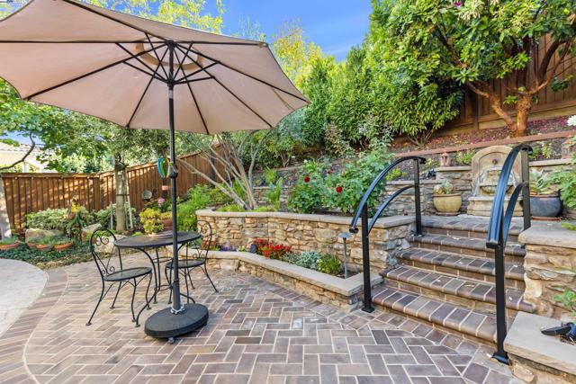 1748 Veneto Ln, Brentwood CA: https://media.crmls.org/mediaz/8eb5b957-01a0-4b92-bcf5-3c19cd712b25.jpg