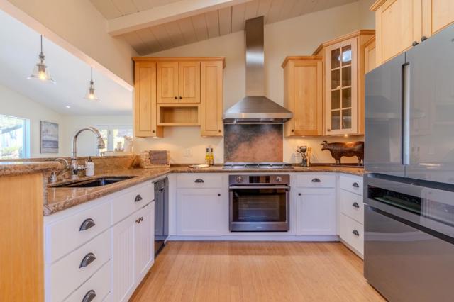 731 Rockaway Beach Avenue, Pacifica CA: https://media.crmls.org/mediaz/8eb5c46a-dff0-4eb9-bcd5-1c43e18439d3.jpg