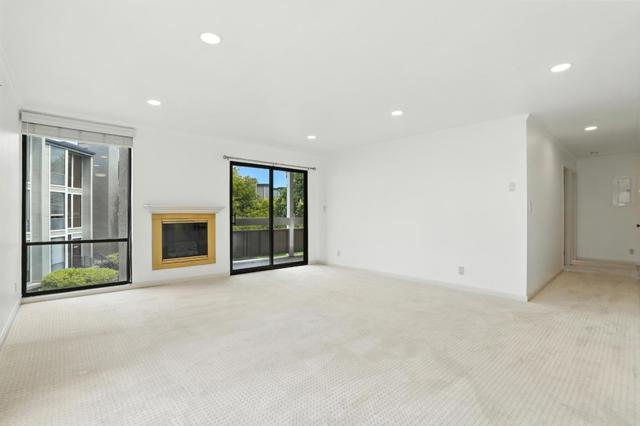 1171 Compass Lane, Foster City CA: https://media.crmls.org/mediaz/8eb63316-6648-4ed5-8ff7-8ce49104d96f.jpg