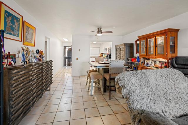 Image 19 of 33 For 2540 Clairemont Dr  307