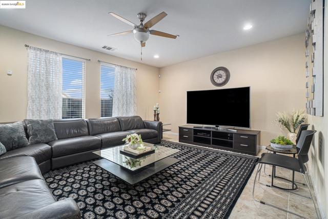 Image 14 of 42 For 1174 Tropicana Ln