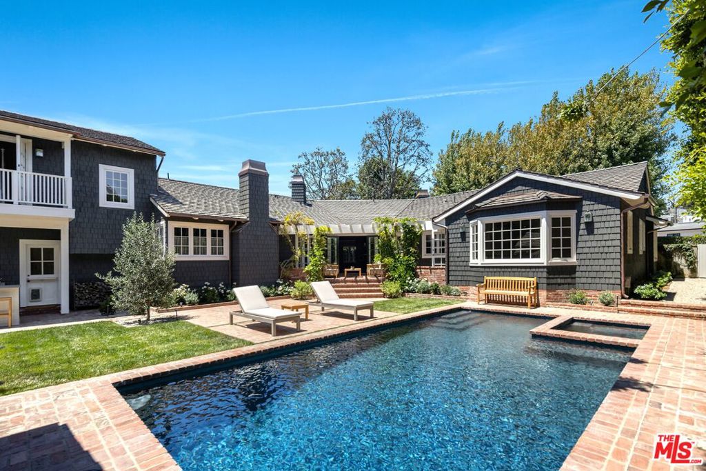 934 Amalfi Drive