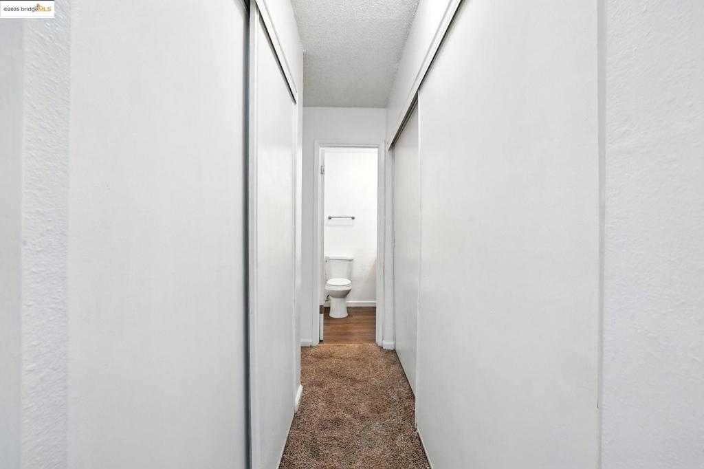 https://media.crmls.org/mediaz/8eb8e0e3-1dcb-43b2-bc20-3788f93a4062.jpg?preset=X-Large