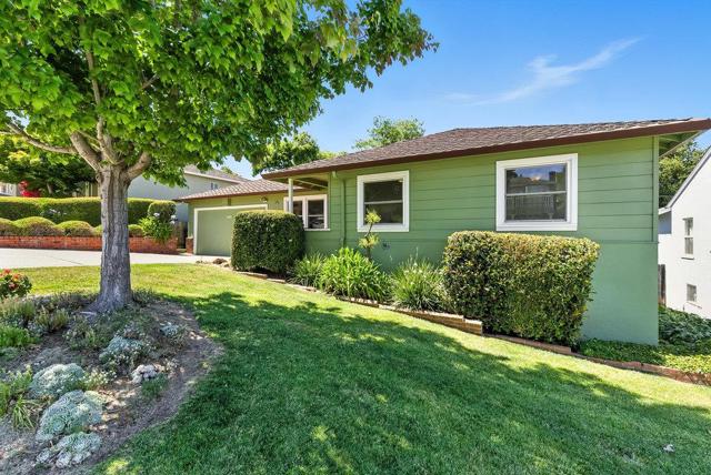 120 42nd Avenue, San Mateo CA: https://media.crmls.org/mediaz/8eb8f61a-aef1-4cf9-a0db-64038c650c29.jpg