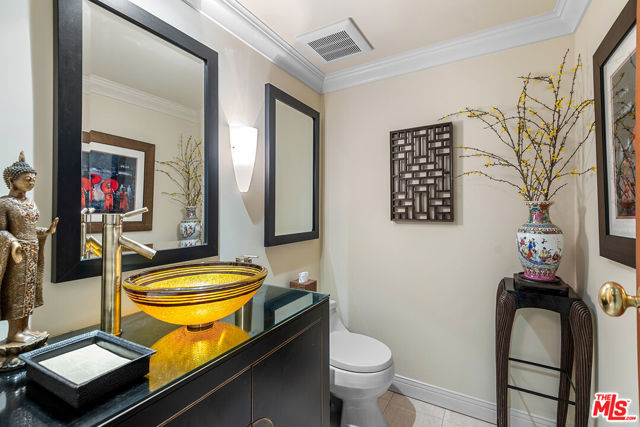 851 N Kings Road, West Hollywood CA: https://media.crmls.org/mediaz/8eb9a008-49fa-4937-a602-119c2bf38ca8.jpg