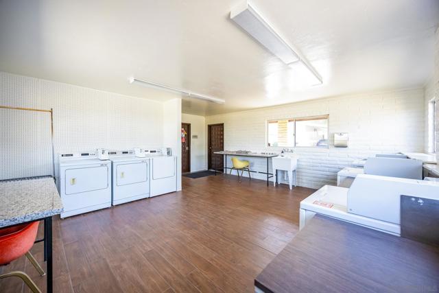 8301 Mission Gorge Rd, Santee CA: https://media.crmls.org/mediaz/8eb9fb30-736d-4a07-bb06-af468bd35fd6.jpg