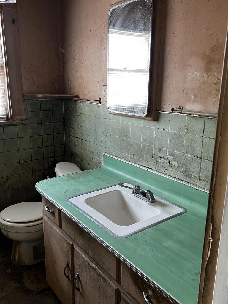 https://media.crmls.org/mediaz/8eba0cf9-c214-4fdc-92ed-8c62cdc13e99.jpg?preset=X-Large