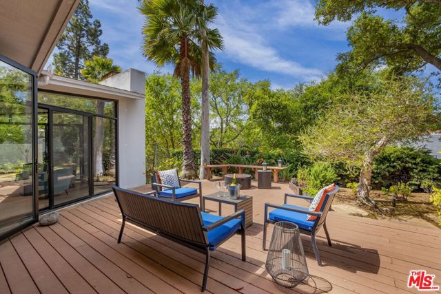 874 N Norman Place, Los Angeles CA: https://media.crmls.org/mediaz/8eba4fe9-18ff-4995-910f-d5268336e93f.jpg