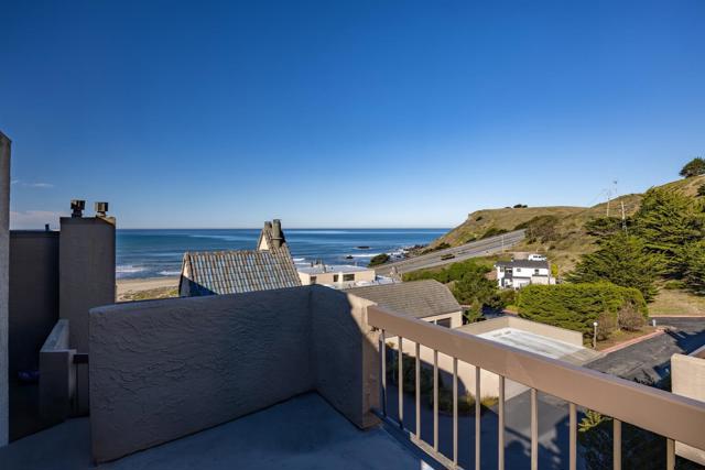 445 Roberts Road, Pacifica CA: https://media.crmls.org/mediaz/8eba6377-a844-4ded-acb2-bfcde15a97e1.jpg
