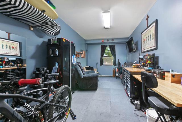 360 Calle Vela, San Marcos CA: https://media.crmls.org/mediaz/8eba811e-9ae8-4e36-9a63-b9abbc7d950c.jpg