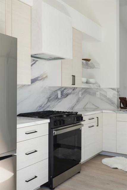 Detail Gallery Image 6 of 62 For 183 Plumosa St, Oceanside,  CA 92058 - 4 Beds | 2 Baths