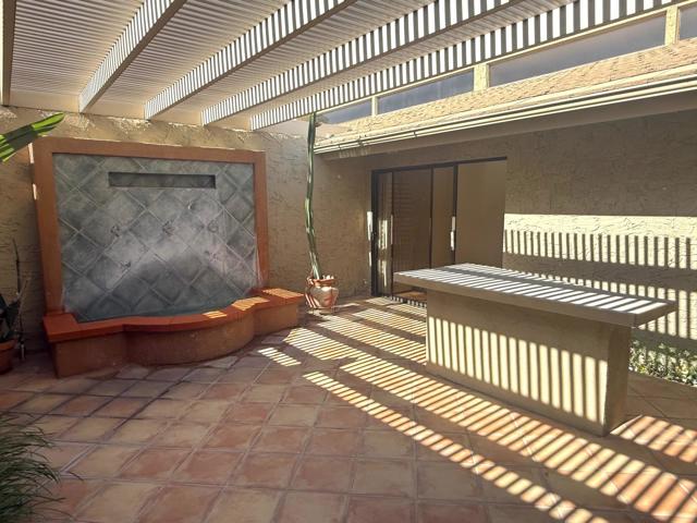 1665 S La Reina Way, Palm Springs CA: https://media.crmls.org/mediaz/8ebb181a-3254-4f63-9062-400ee3a14df3.jpg