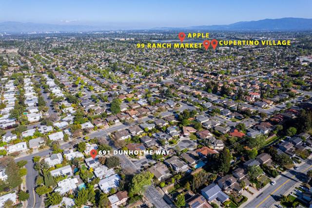 691 Dunholme Way, Sunnyvale CA: https://media.crmls.org/mediaz/8ebb301f-fb2b-4bd8-b799-8cd63df3600b.jpg